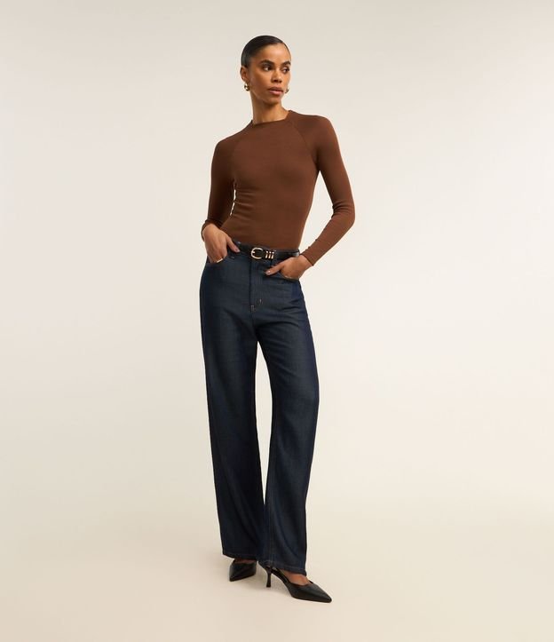 Blusa Básica en Viscosa con Cuello Alto y Sisa Raglán 2