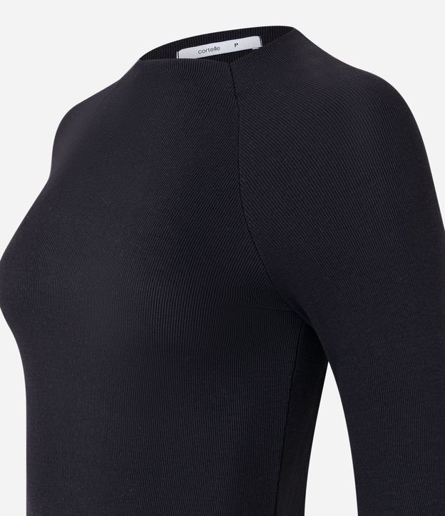 Blusa Básica en Viscosa con Cuello Alto y Sisa Raglán 8