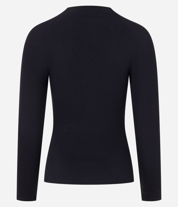 Blusa Básica en Viscosa con Cuello Alto y Sisa Raglán 9