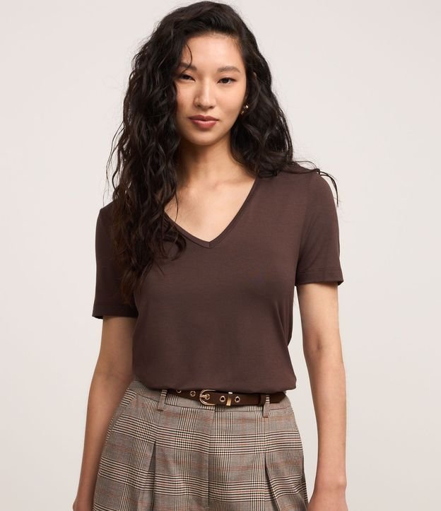 Blusa Básica en Viscosa con Escote V