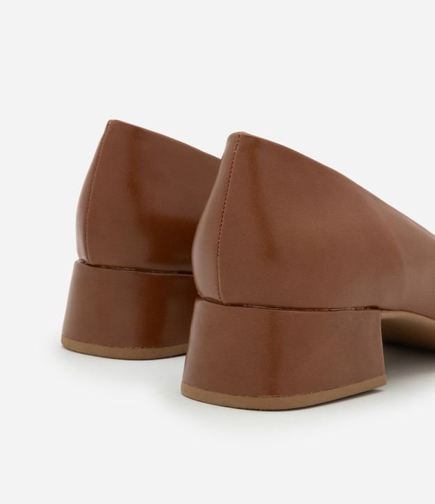 Zapato Scarpin Básico con Tacón Bloque 4
