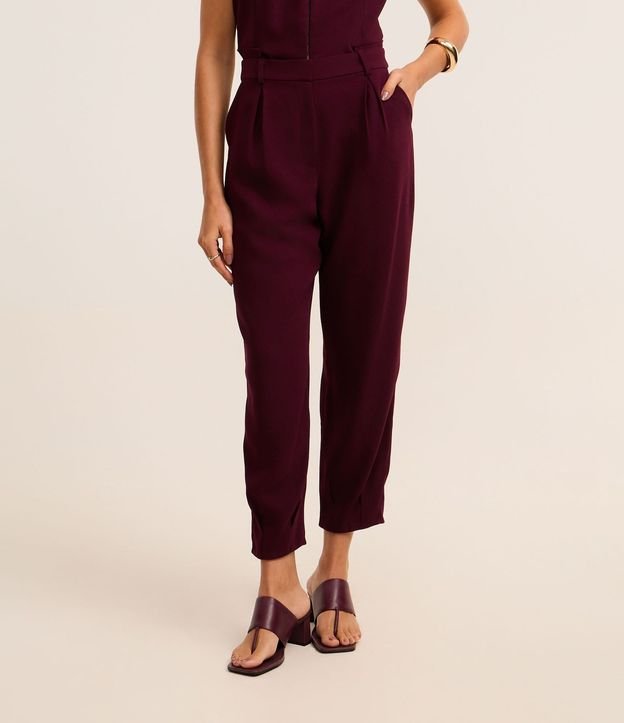 Pantalón Zanahoria en Crepé con Pliegues y Bolsillos 3