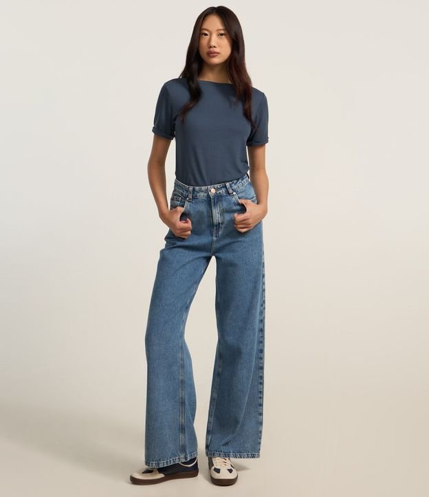 Blusa Básica en Viscosa con Manga Dobrada 2