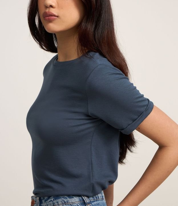 Blusa Básica en Viscosa con Manga Dobrada 4