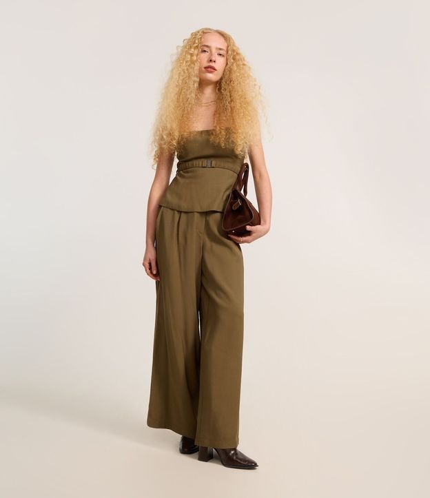Pantalón Pantalona en Crepé con Pliegues y Cierre Deslocado