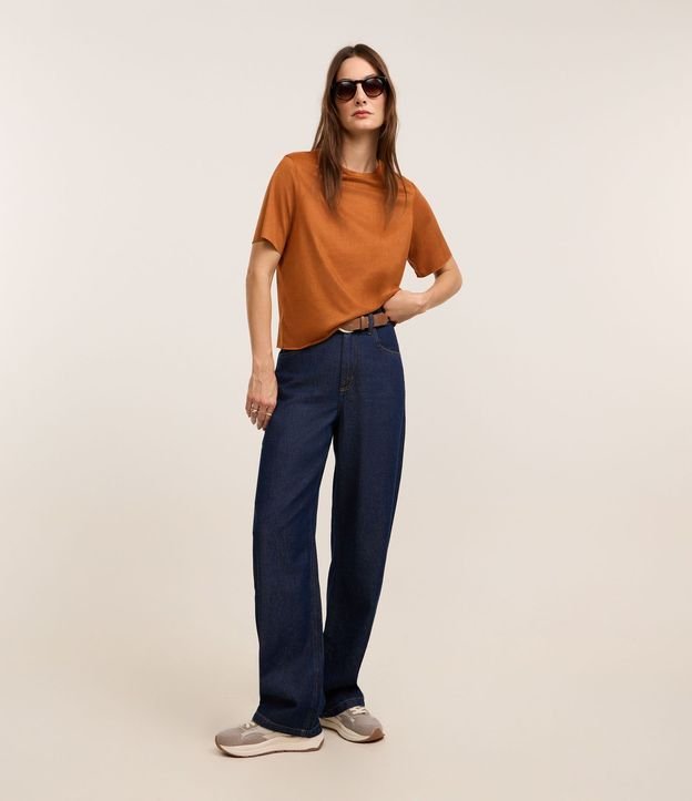 Blusa en Gamuza con Cuello Redondo y Manga Corta 4