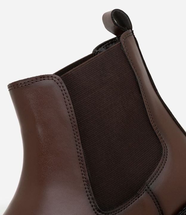 Bota en Cuero con Cano Mediano 4