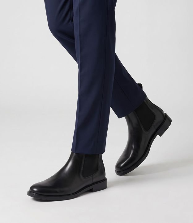 Bota en Cuero con Cano Mediano 2