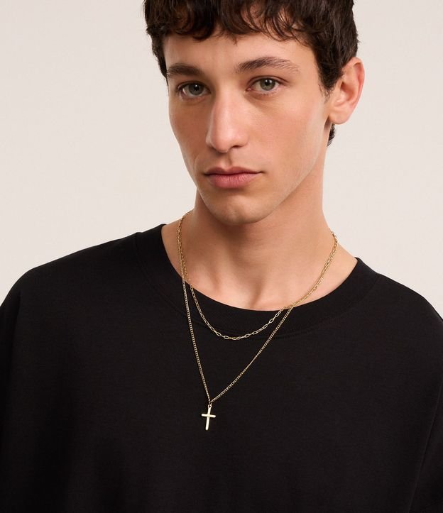 Collar Doble en Metal con Cadenas y Colgante de Cruz