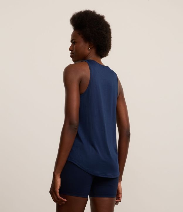 Musculosa Deportiva en Microfibra Texturizada y Bajo Redondeado 5
