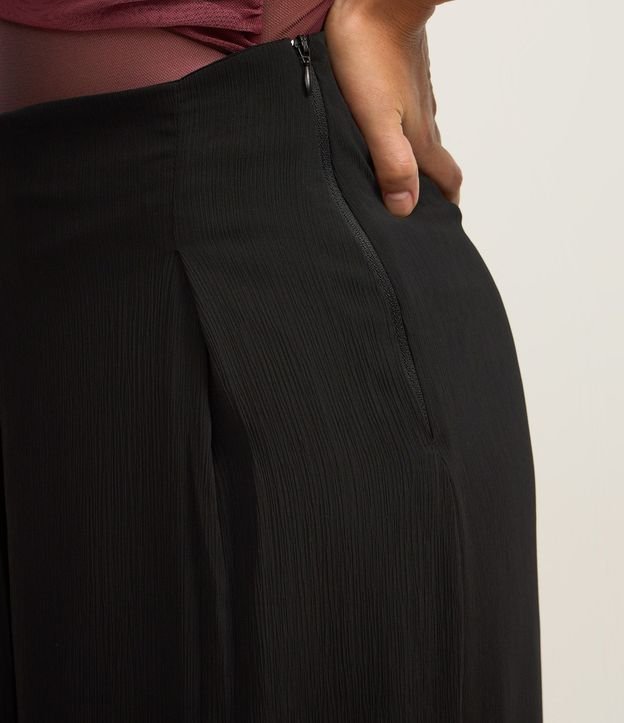 Pantalón Pantalona en Chiffon con Pliegues Delanteros 4
