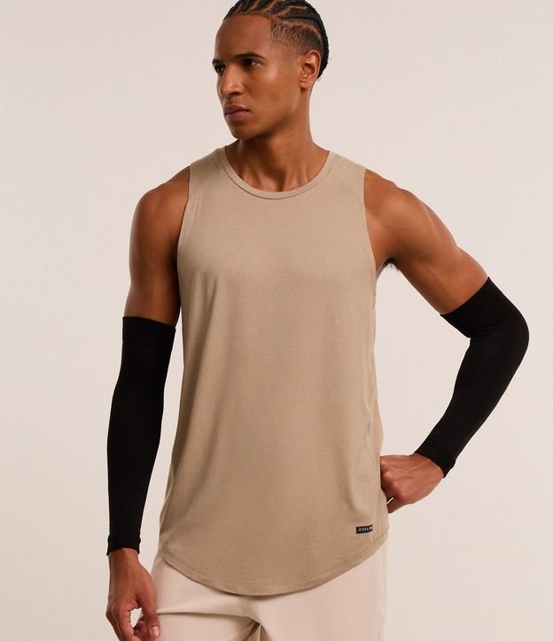 Musculosa Regular Deportiva con Etiqueta en el Bajo y Detalle Contrastante 6