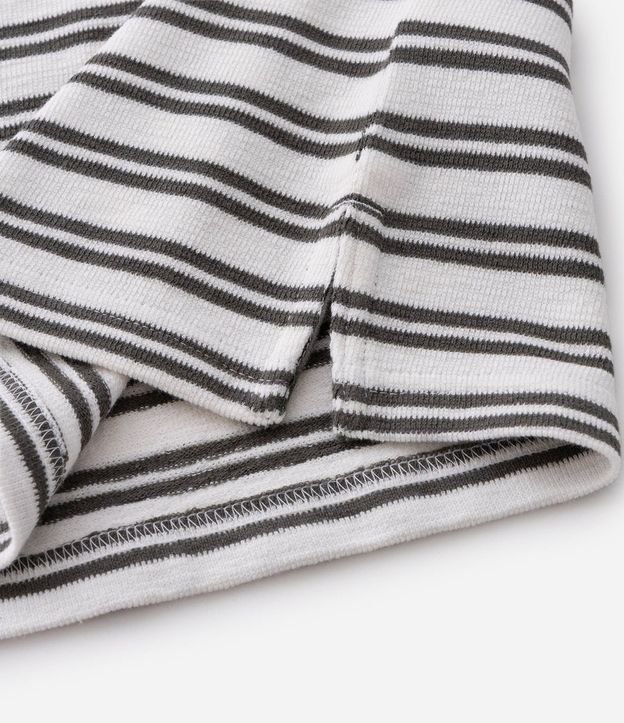 Remera Relaxed en Algodón con Estampa de Rayas y Texturizada 9
