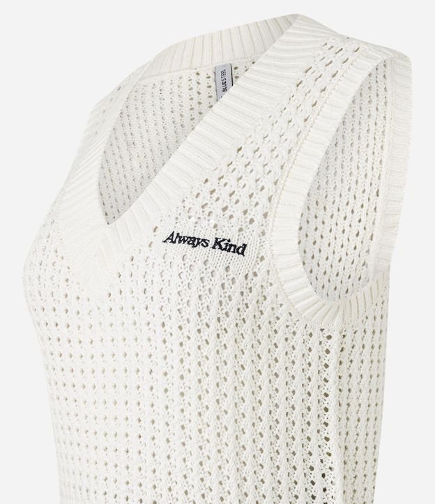 Chaleco en Punto Texturizado con Bordado Always Kind 6