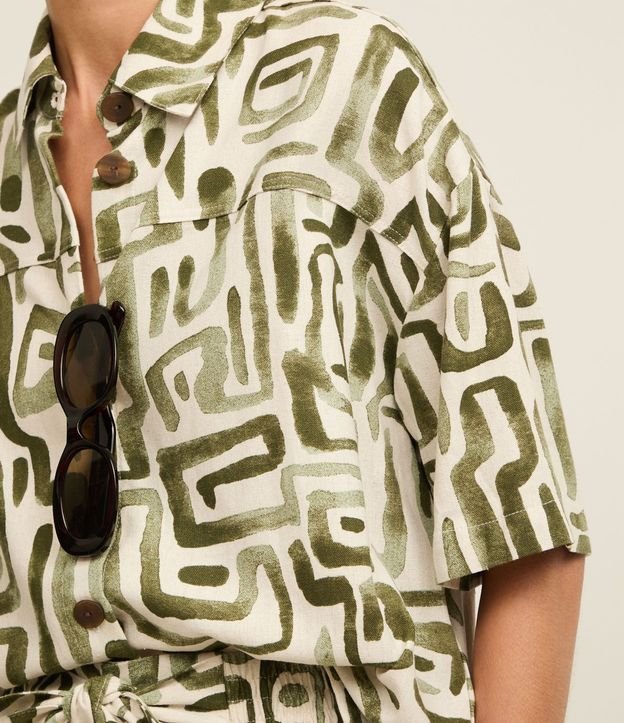 Camisa en Viscolino con Estampa Geométrica 3