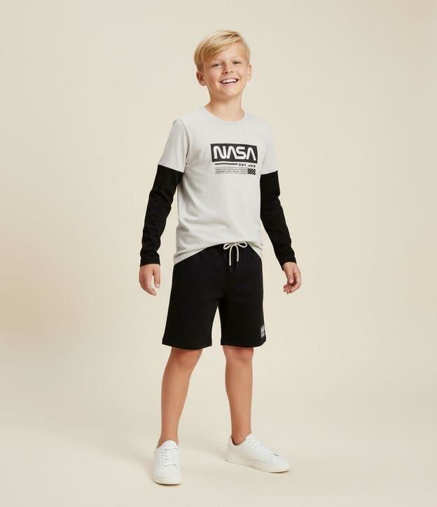 Remera Infantil con Estampa Relieve Holográfico NASA - Talle 5 a 14 años