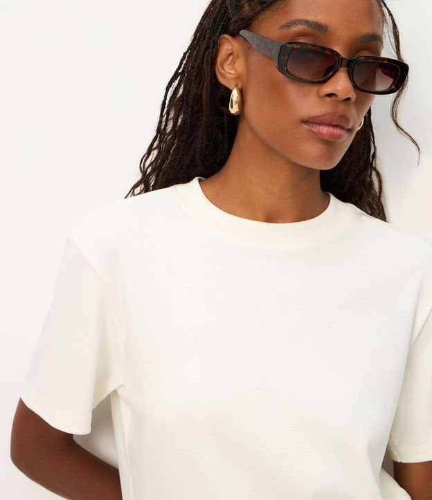 Remera T-Shirt en Suedine Básica 7