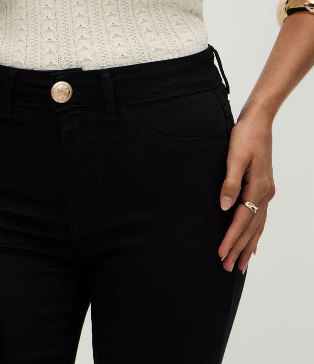 Pantalón Skinny en Sarga con Elastano y Cintura Alta 4