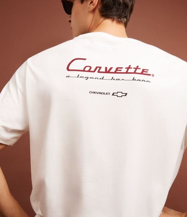 Remera Comfort en Algodón con Estampa de Carro Carro Corvette de Chevrolet 3