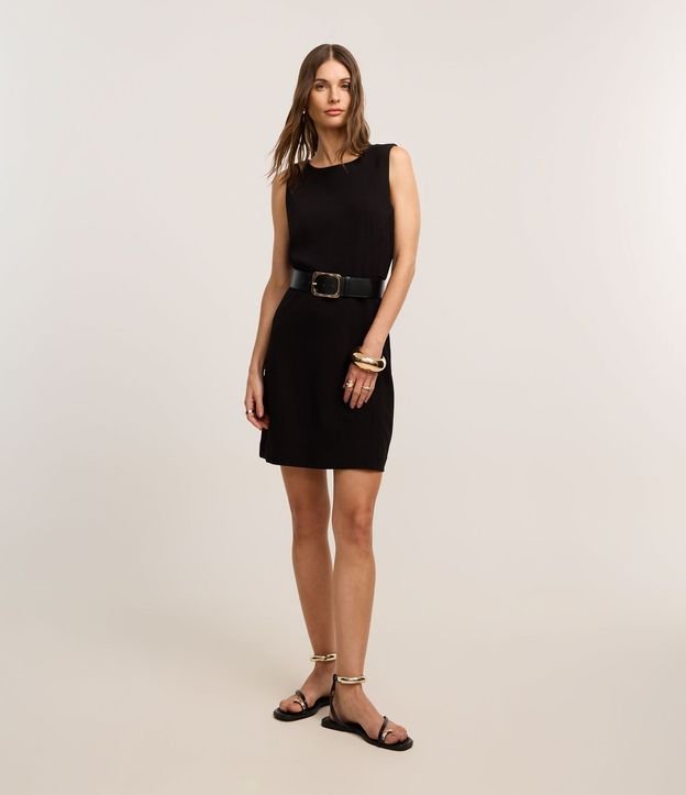 Vestido Corto en Crepé con Escote Redondo 4
