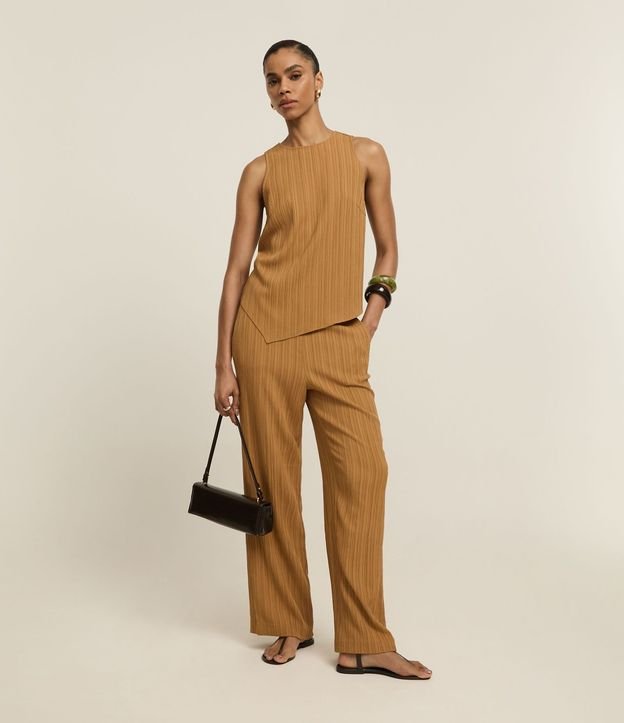 Blusa Alargada Texturizada con Bajo Asimétrica 3