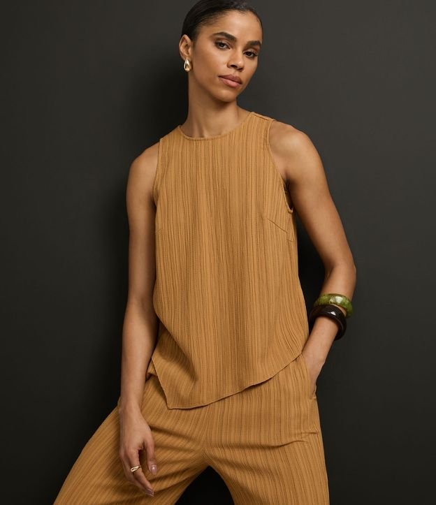 Blusa Alargada Texturizada con Bajo Asimétrica 8