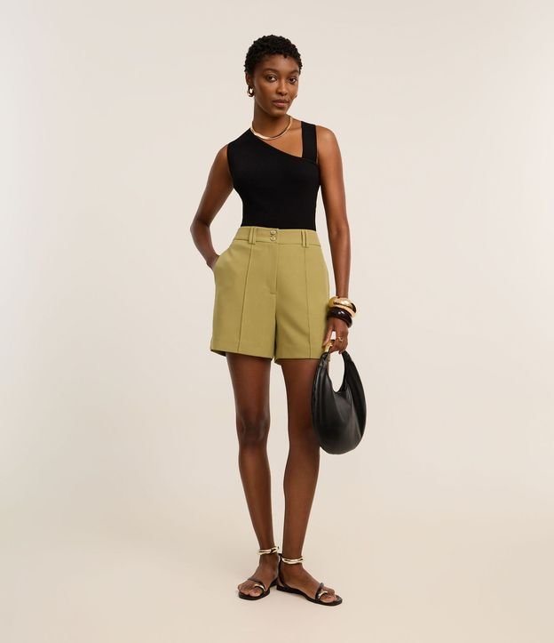 Short Sastre Cintura Alta con Frisos y Botones Dobles 2