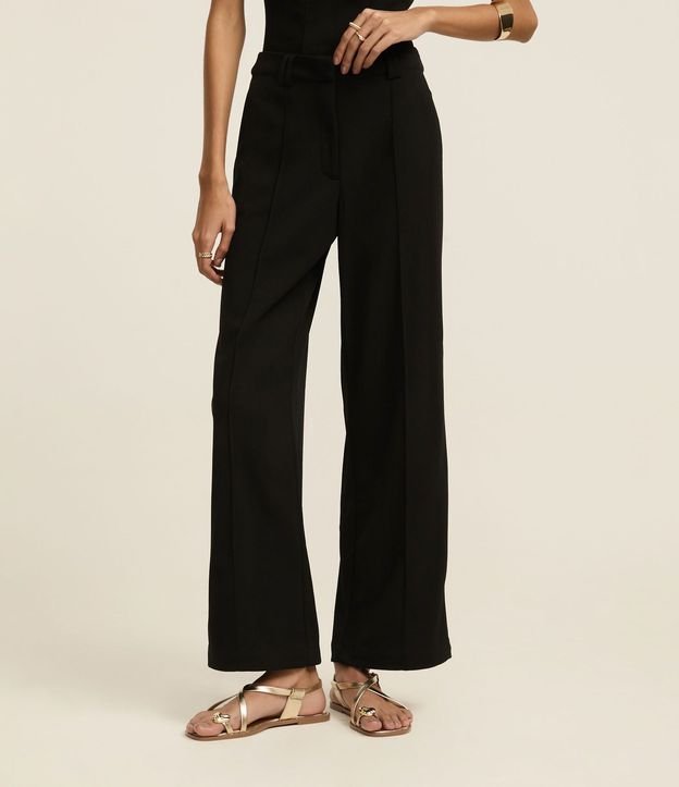 Pantalón Wide Leg Cintura Alta en Crepé con Pliegues y Botón 3