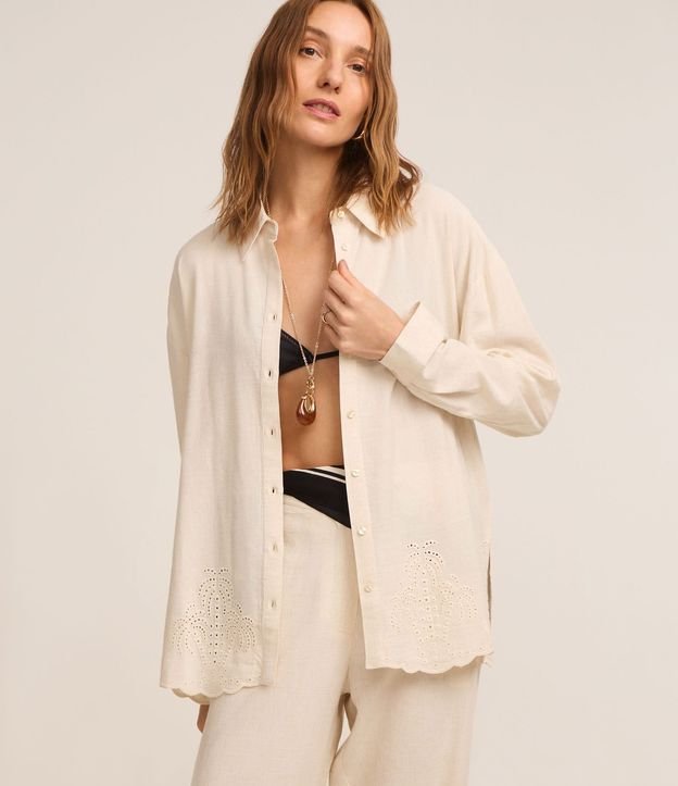 Camisa en Viscolino con Laise en la Bajo