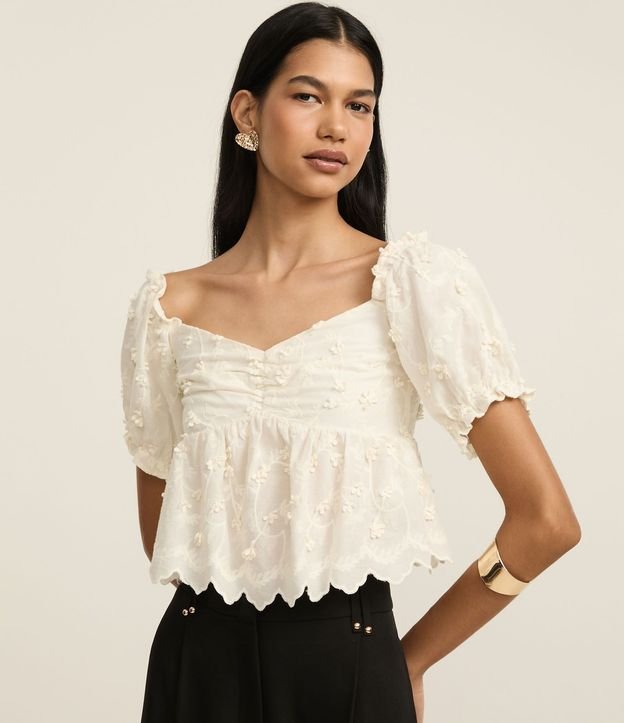 Blusa Peplum en Algodón con Bordado Floral y Manga Abullonada 2