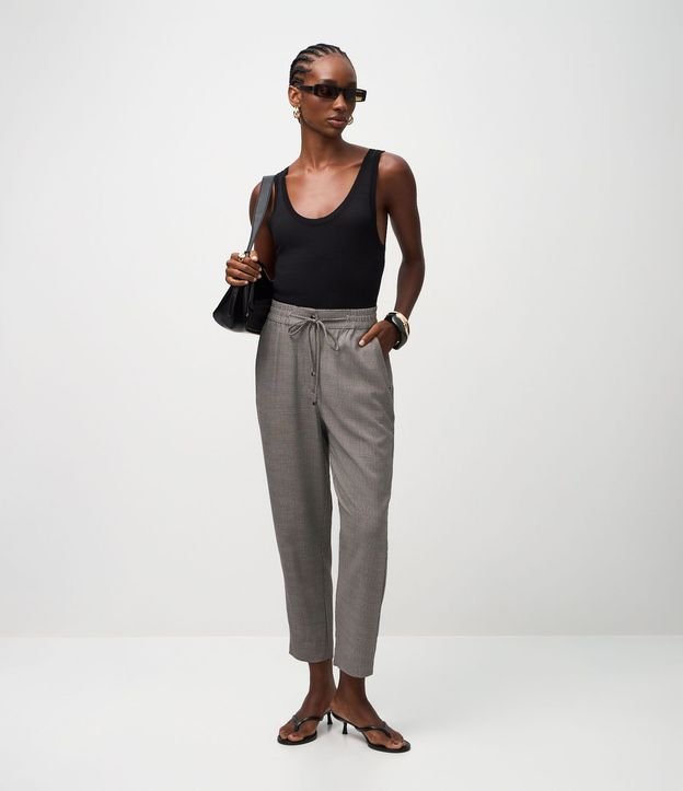 Pantalón en Crepé con Estampado Geométrico