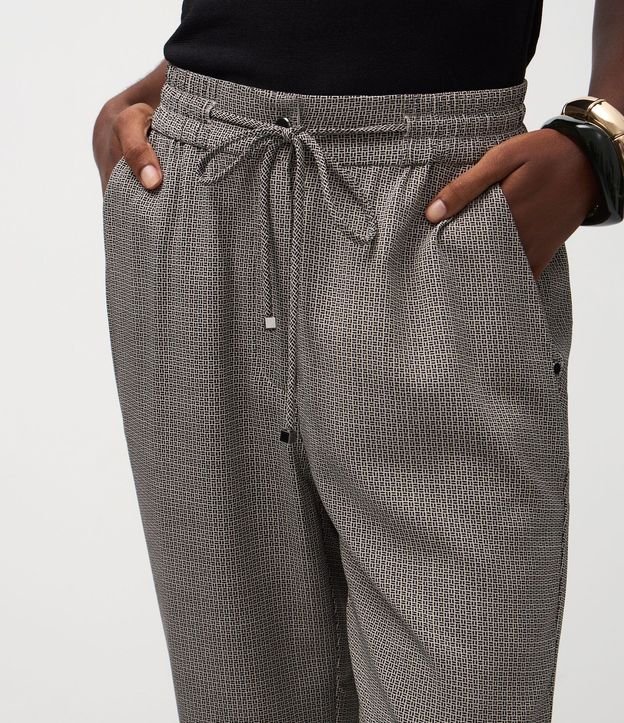 Pantalón en Crepé con Estampado Geométrico 4