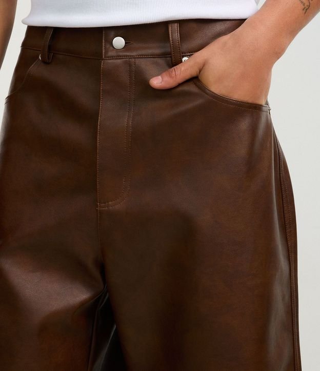 Bermuda Baggy en PU con Efecto Desteñido 5