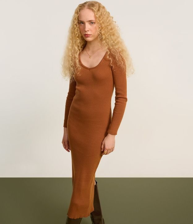 Vestido Long Midi en Punto con Textura y Fenda 6