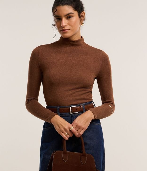 Blusa Texturizada con Cuello Alto y Manga Larga 1