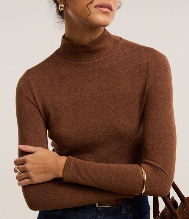 Blusa Texturizada con Cuello Alto y Manga Larga 5