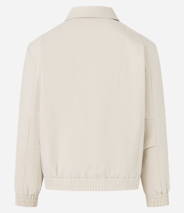 Campera Boxy con Elástico en el Ruedo y Recortes 11
