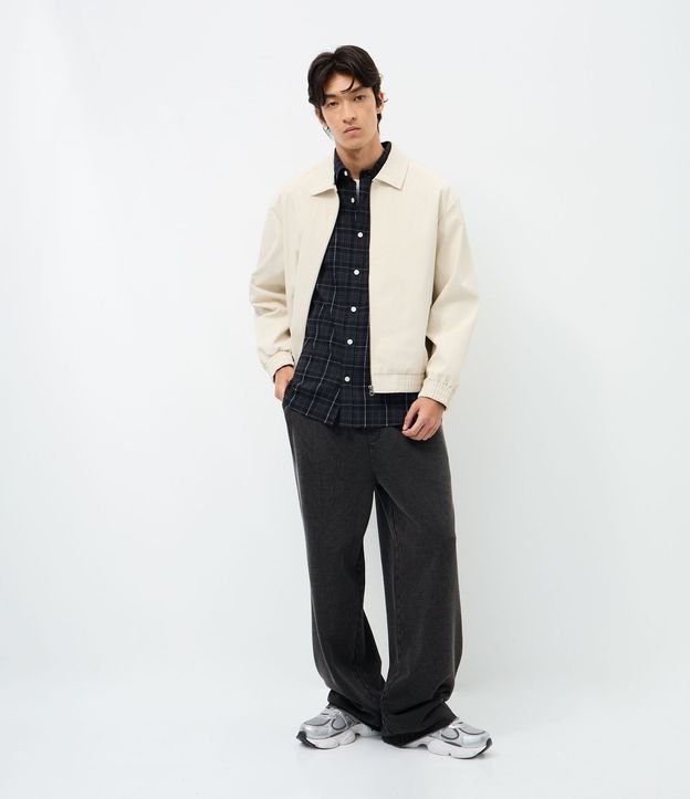 Campera Boxy con Elástico en el Ruedo y Recortes 5
