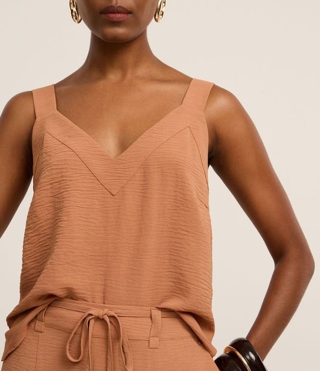 Blusa en Airflow con Escote V y Bretel Ancho 3