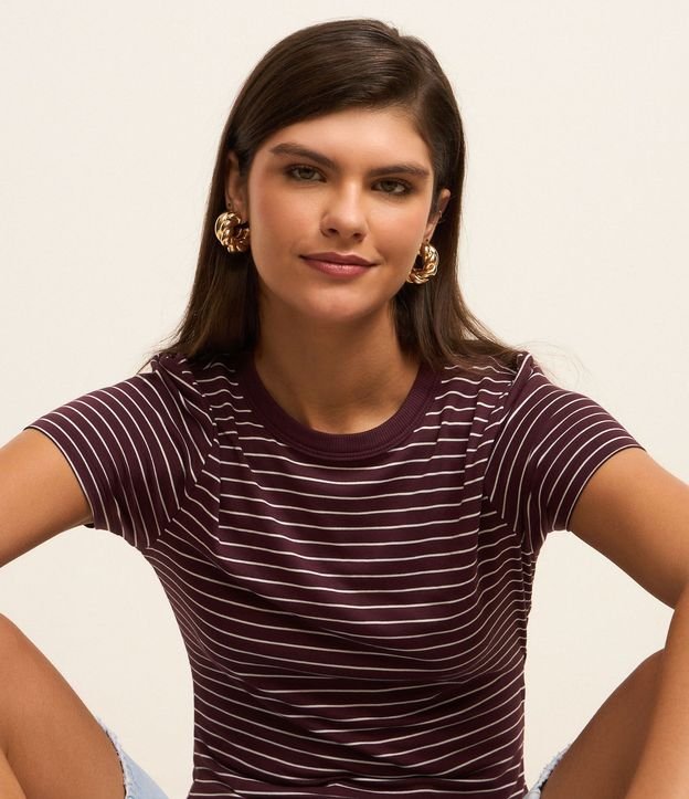 Blusa Cropped en Rib Básica Rayada 4