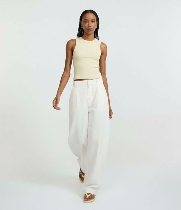 Blusa Cropped sin Manga en Ribana con Cuello Redondo