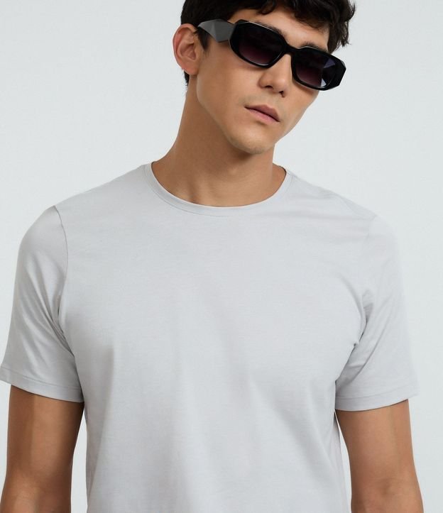 Remera Slim Básica en Algodón Peruano con Cuello Redondo 5