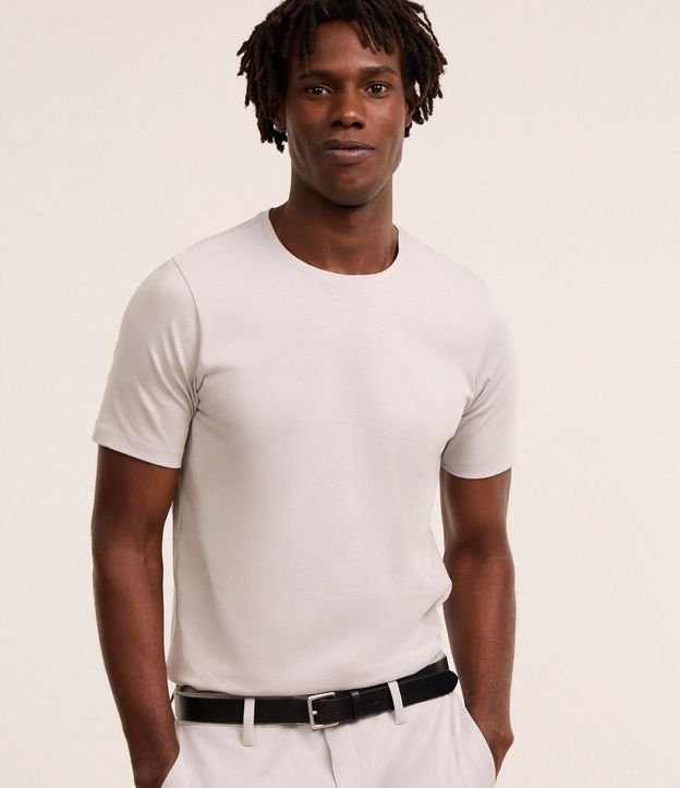 Remera Slim Básica en Algodón Peruano con Cuello Redondo 6