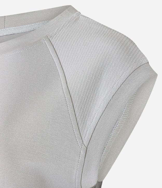 Remera Deportiva en Modal con Manga Raglán Pespontada 6