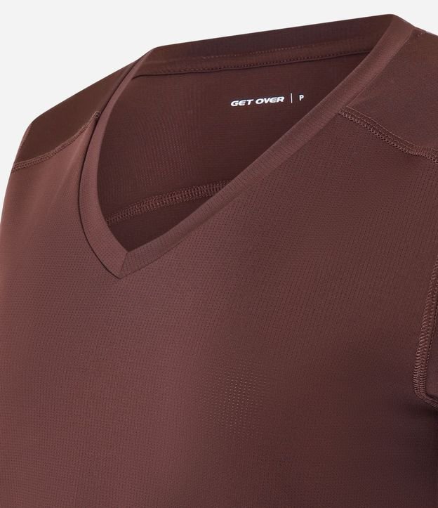 Remera Deportiva en Microfibra Agujerada con Ruedo Mullet 6