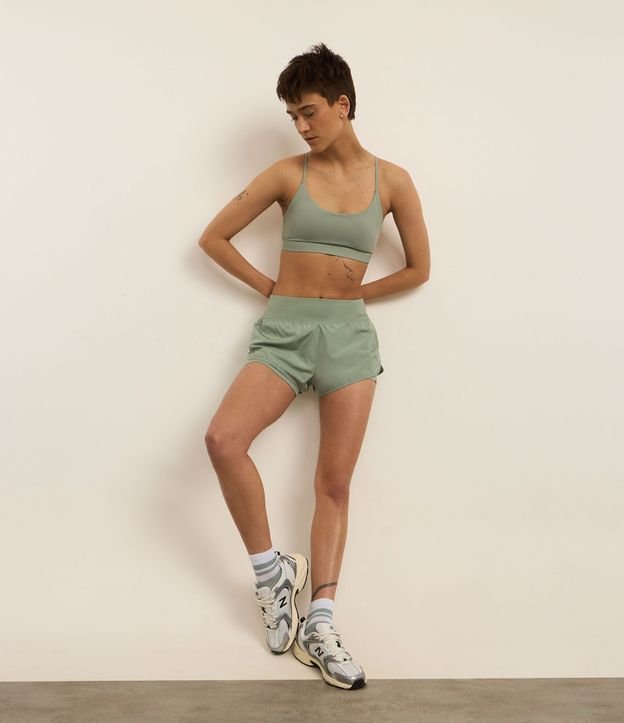 Bermuda Runner Deportiva con Bolsillo en la Cintura