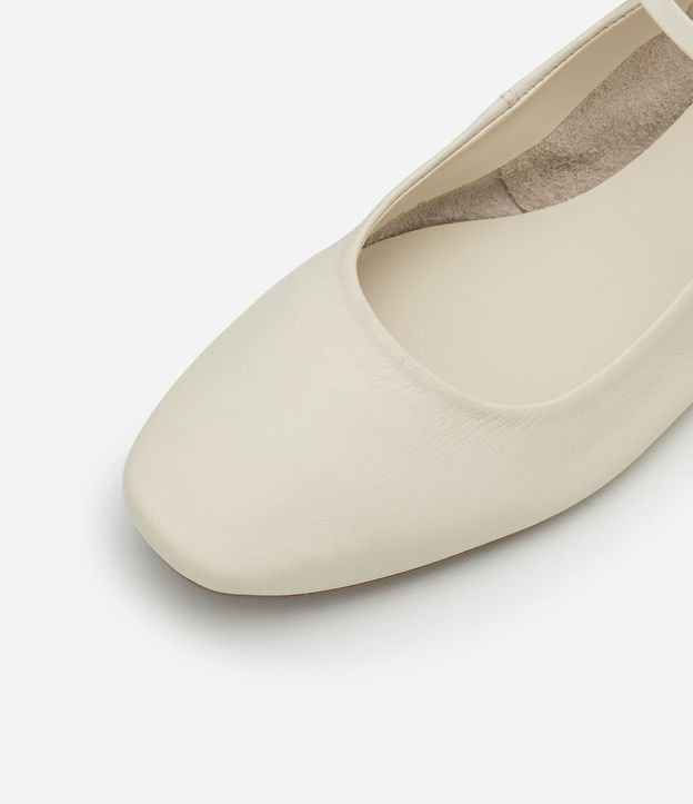 Zapatilla de Cuero con Puntera Cuadrada y Detalle en Hebilla 6