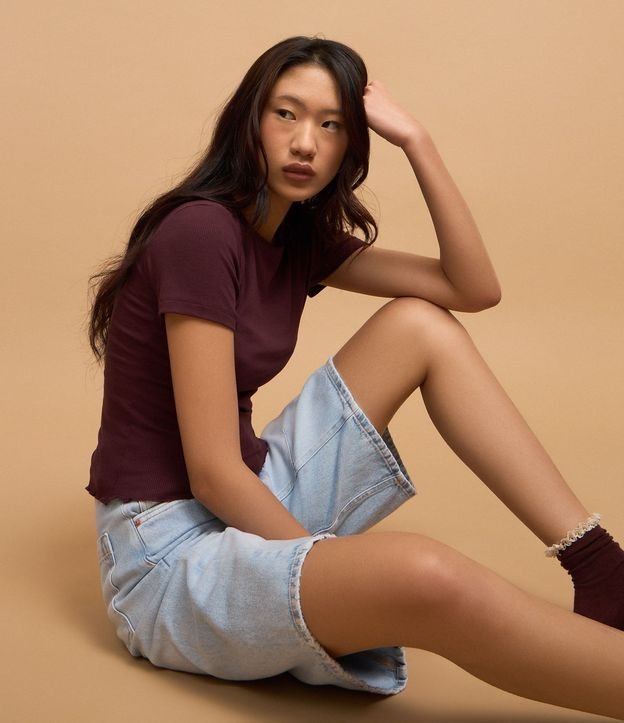 Blusa en Viscosa Texturizada con Bajo Ondulado 4