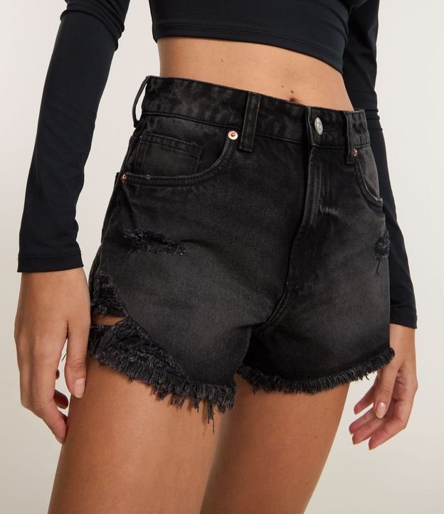 Short Slim en Jeans con Desgastados y Terminación Deshilachada 4