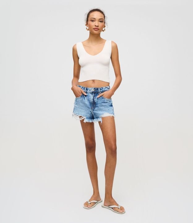 Short Slim en Jeans con Desgastados y Terminación Deshilachada